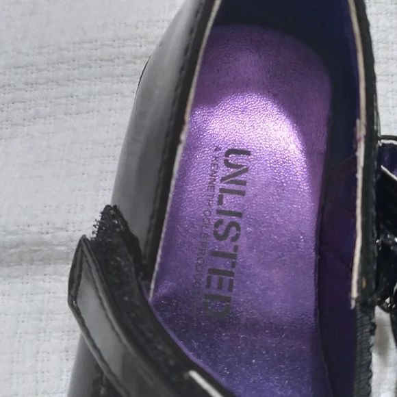 Unlisted black patent leather toddler shoe sz 6 - Picture 2 of 5